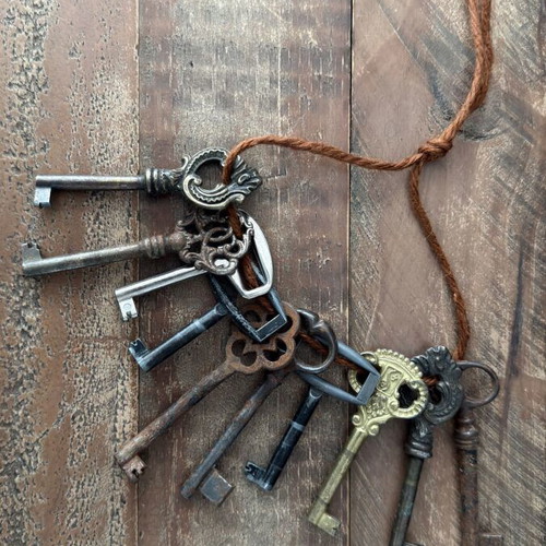 Lot of 10 Vintage and Antique-Style Decorative Keys
