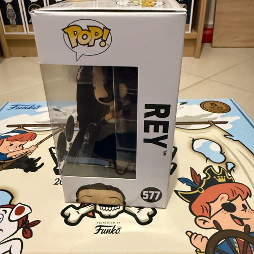 Funko Pop! Disney Star Wars Power of the Galaxy Rey Special Edition 577 like new