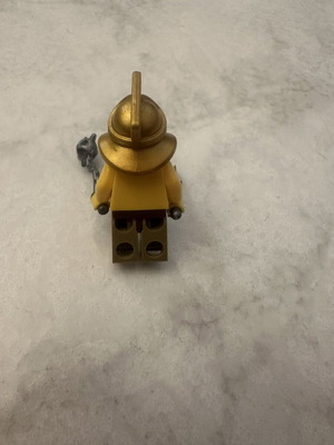 Gladiator figure like new with weapons