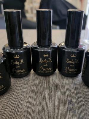 Primer Lady K ολοκαίνουρια