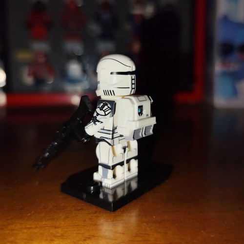 Clone Commando Delta Squad figure with base and accessories