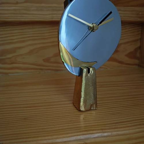 Luxury battery table clock handmade with aluminum and brass