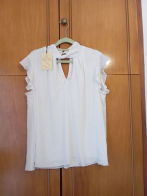 Women's blouse new, milk color, sizes M and XL