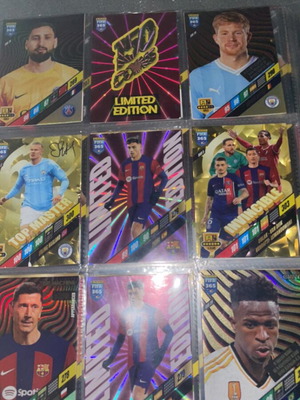 Collectible cards like new