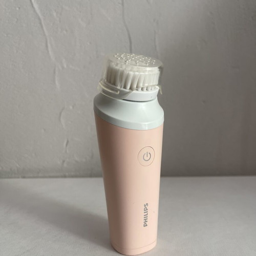 Philips Waterproof Facial Cleansing Brush like new
