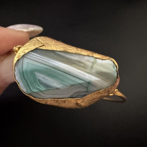 Handmade bracelet with agate, like new, multicolor and gold