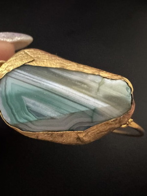 Handmade bracelet with agate, like new, multicolor and gold