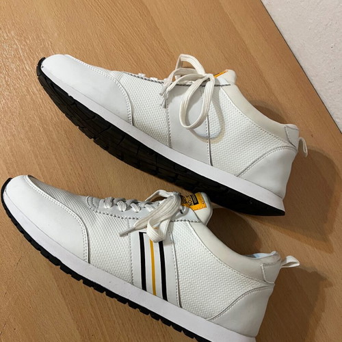 GK men's athletic shoes like new, size 44, white and yellow