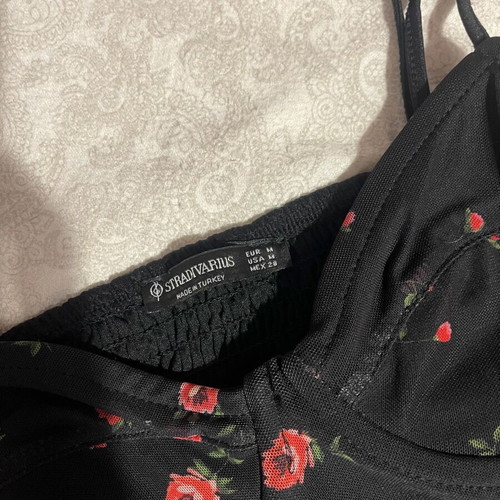 Star Body H black top like new, size M