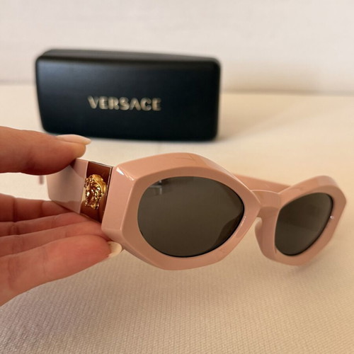 Versace VE4466U sunglasses like new, pink with Medusa detail