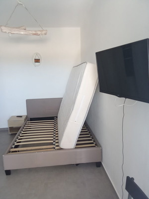 Studio apartment in Santorini with balcony and garden