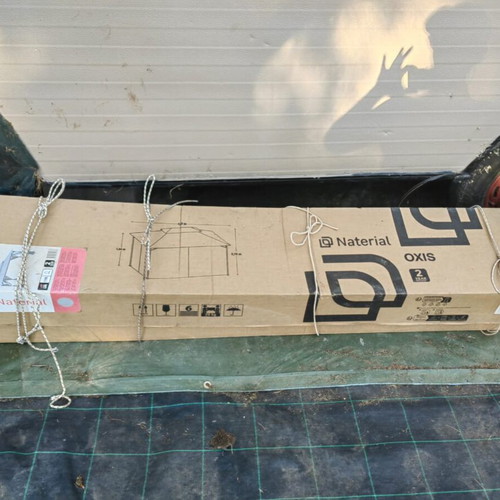 Oxis Naterial Kiosk like new, 3 x 4 x 2.7 m