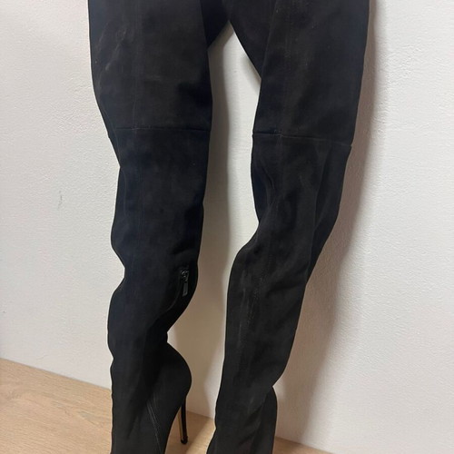 Sante over-the-knee boots like new, black suede