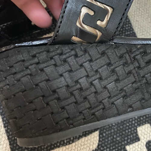 Branded sandals like new, black with gold details, size 37