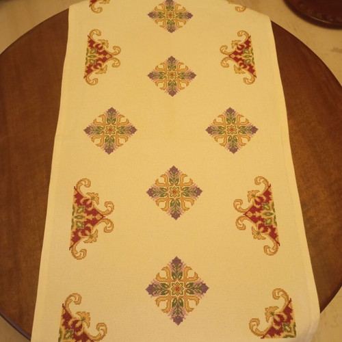 Vintage handmade embroidered table runner 45x85 cm like new