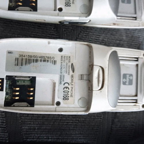 Samsung vintage cell phones used, pack of 3 for repair