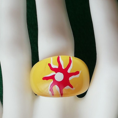 Blown glass sun ring in yellow color new