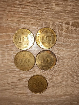 Argentinian coins used, 1 pcs Pesos 50 and 4 pcs Pesos 100