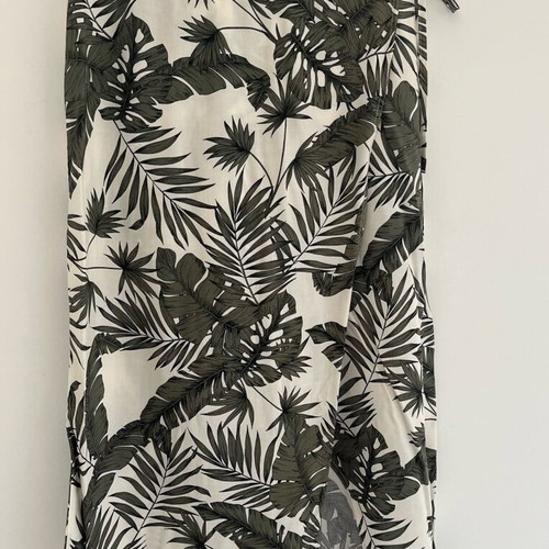 H&M summer skirt tropical pattern, size M, like new