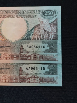 Suriname 250 Golden 1988 banknotes new, set of 2
