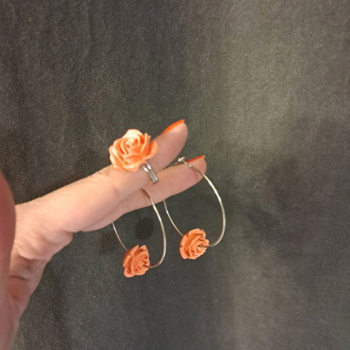 Earrings hoops with roses and adjustable ring set like new, orange