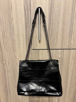 Black shoulder bag like new with silver chain