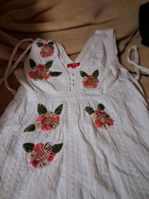 White dress with embroidered flowers used, size M