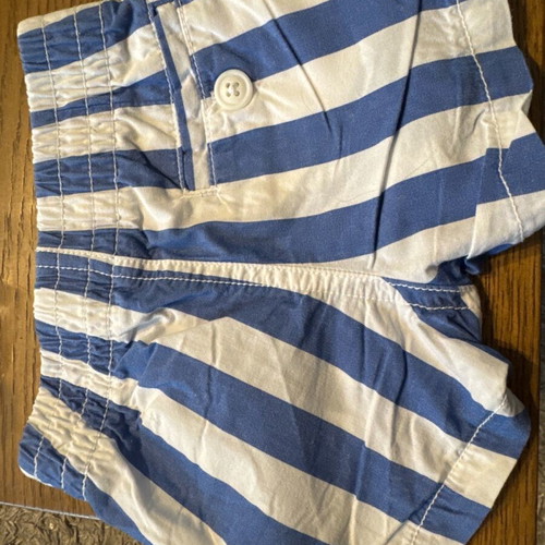 Gap 2 pcs baby shorts 0-3 months like new