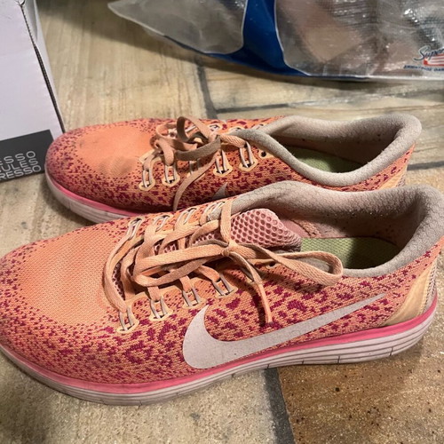Nike athletic shoes used, orange, size 39