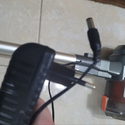 Easine Cordless Electric Stick Vacuum Like New