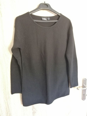 Pullover size xs-s black used