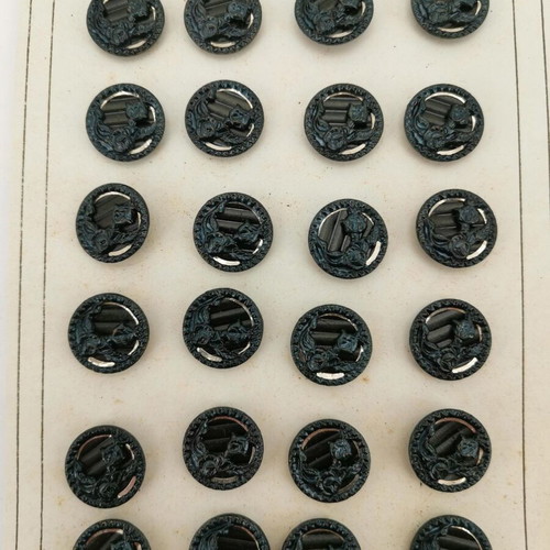Metal buttons used from 1960 era, 1 cm