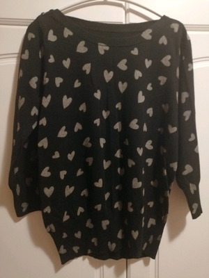 Knitted blouse with gray hearts used, size M