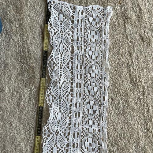 White rectangular doily like new