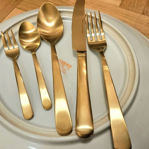 Chinese painted porcelain serving set 12 persons 93 pieces new with 6-person cutlery