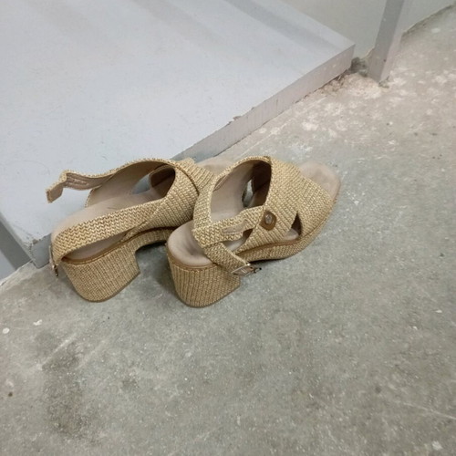 Anatomic shoes like new, beige sandals size 39