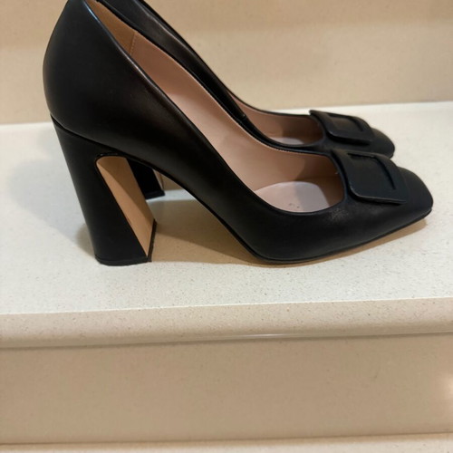 Pumps black, like new, size 38