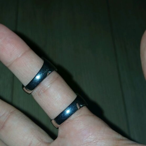 Black rings used in two sizes S and M