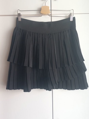 Zara pleated mini skirt, black, size L