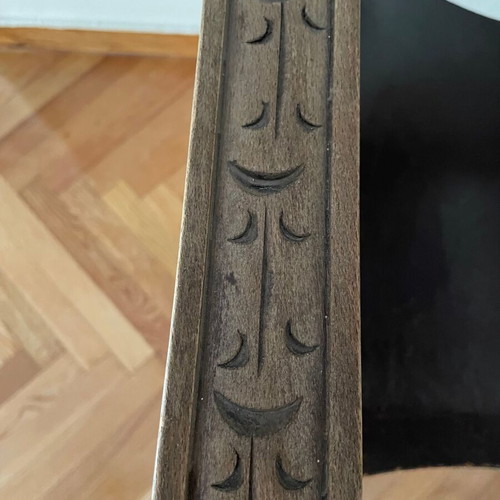 Πολυθρόνα vintage δερμάτινη σκαλιστή σε άψογη κατάσταση