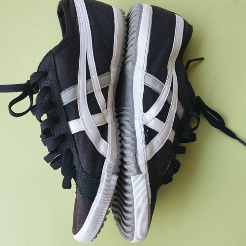 Onisuka shoes size 42 used, black