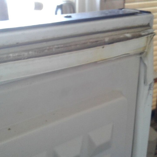 Pitsos refrigerator used, functional, no frost not included