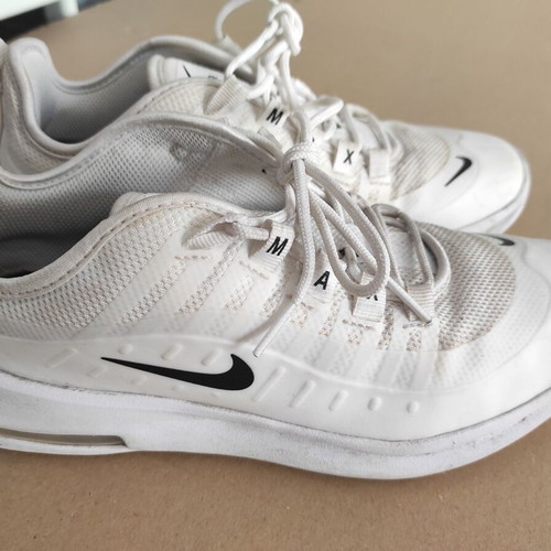 Παπούτσι Nike Air Max Axis λευκό μεταχειρισμένο, νούμερο 38