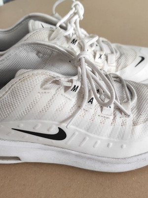 Παπούτσι Nike Air Max Axis λευκό μεταχειρισμένο, νούμερο 38