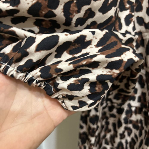 Polyester leopard print dress new, puff sleeves, smock style