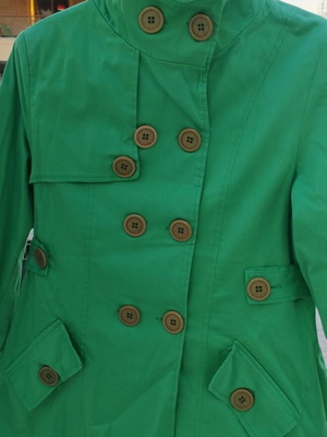 Trench coat like new, short green jacket size M