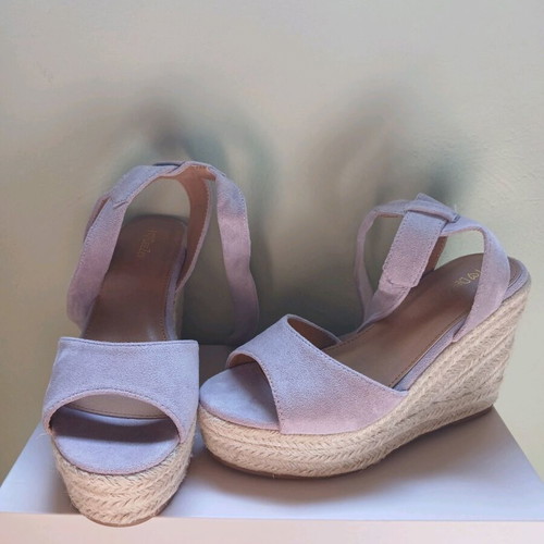 DeeZee velvet platform shoes like new with lace up tie No37 pink