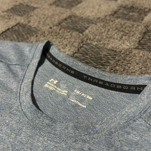 Under Armour Threadborn HeatGear short sleeve T-shirt like new, blue turquoise, size S/M