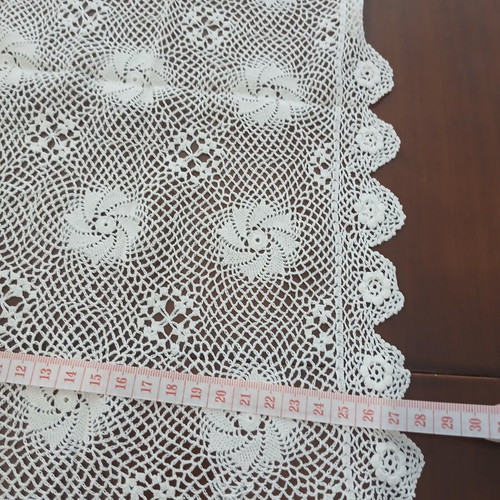 Vintage crochet and embroidered set of 3 pieces – 2 doilies & round cover