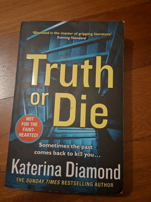 Truth or Die English book used, horror